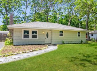226 Beaver Dr, Mastic Beach, NY 11951
