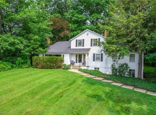 5858 Briarhill Dr, Solon, OH 44139