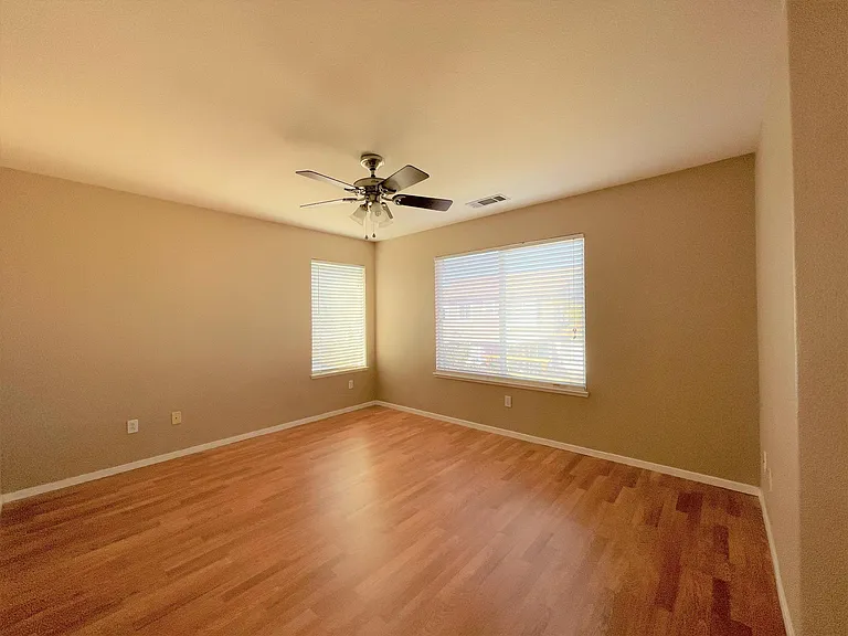727 Sunlight Dr — Photo 10