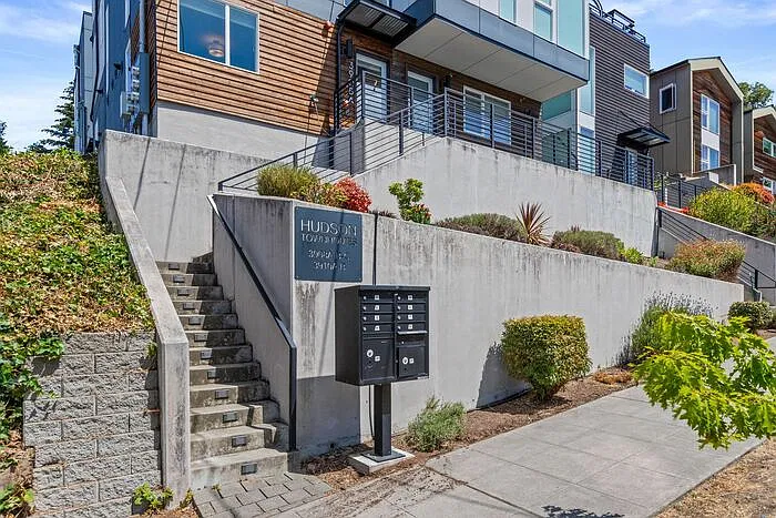 3908A S Hudson St — Photo 39