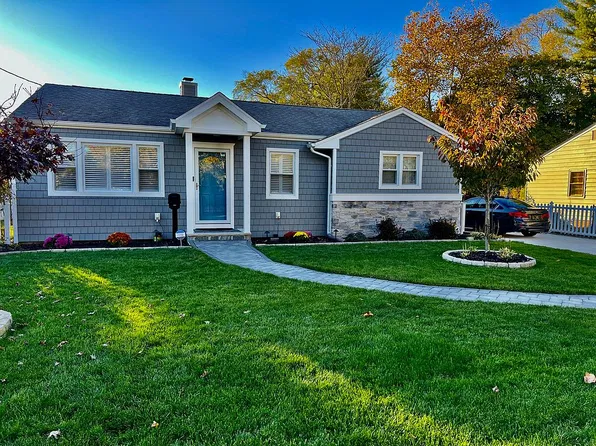 14 Terry Ln, Tinton Falls, NJ 07724