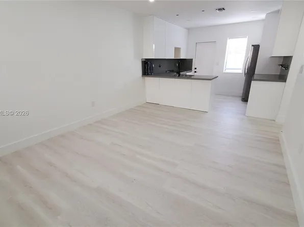 215 Zamora Ave #3, Miami, FL 33134