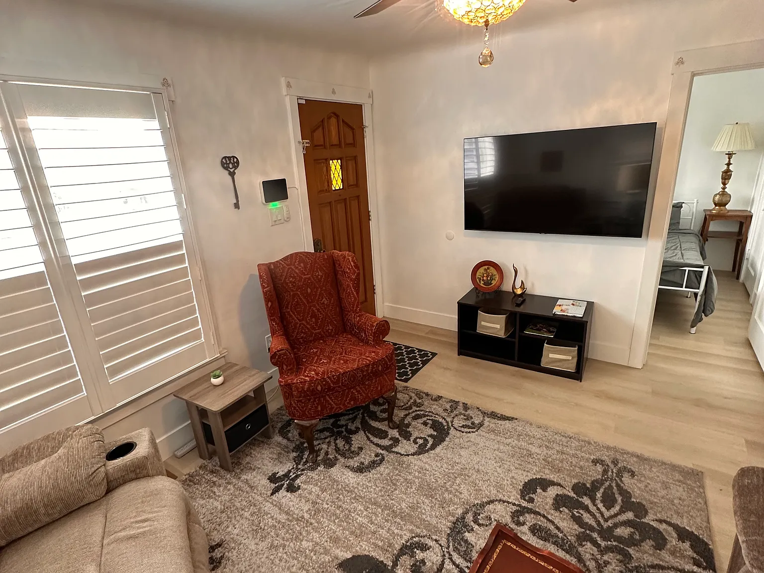 3 bed, 850 sqft, $2,200 — Photo 4