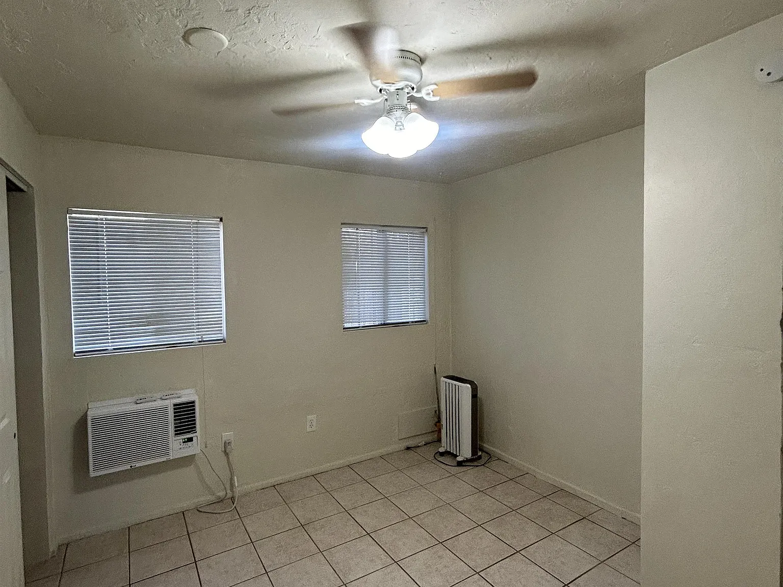 PM18-024 / 2230 N. Ralph Ave. (Triplex) — Photo 2