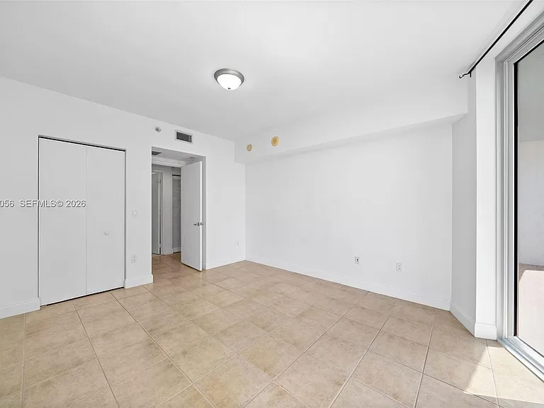 185 SW 7th St #1710 — Photo 10