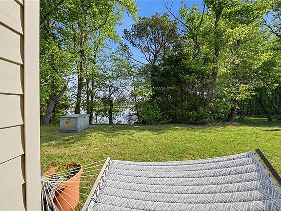 4th image of 18 Inlandview Dr #B