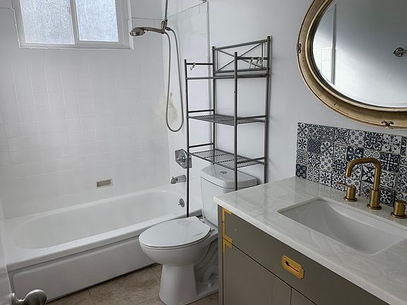 4th image of 2031 S Shenandoah St #5