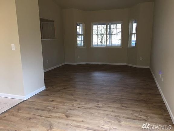 4th image of 118 Mountain View St