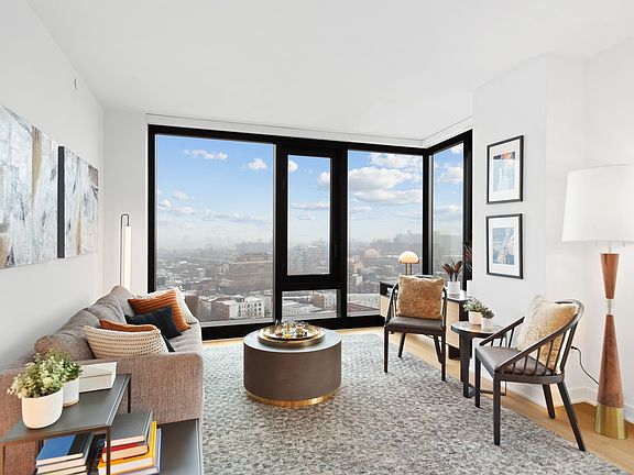 3rd image of 18 6th Ave APT 2515