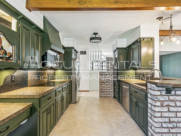 500 S Circle Lake Rd — Photo 6