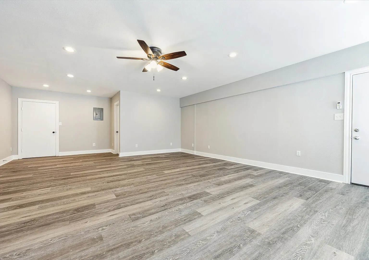 3618 Garrott St Apartments — Photo 3