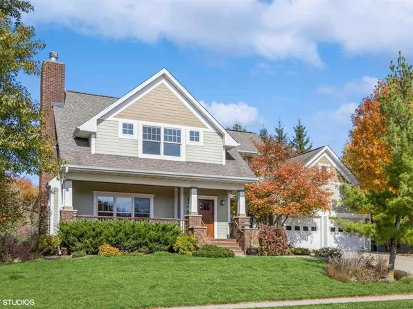 2822 Hickory Trl, Iowa City, IA 52245