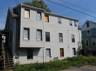 18 Myrtle Sq, Gloucester, MA 01930
