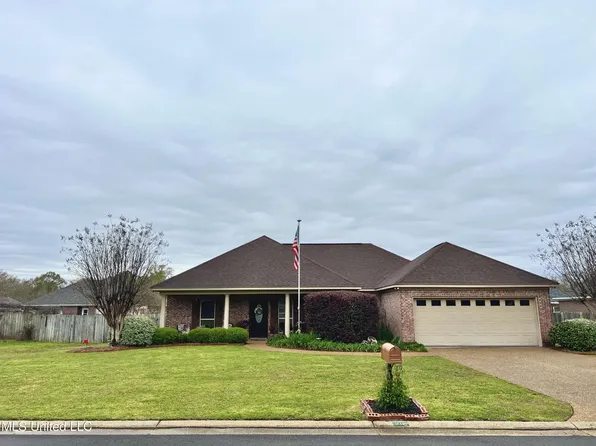 212 Prewitt Cir, Richland, MS 39218
