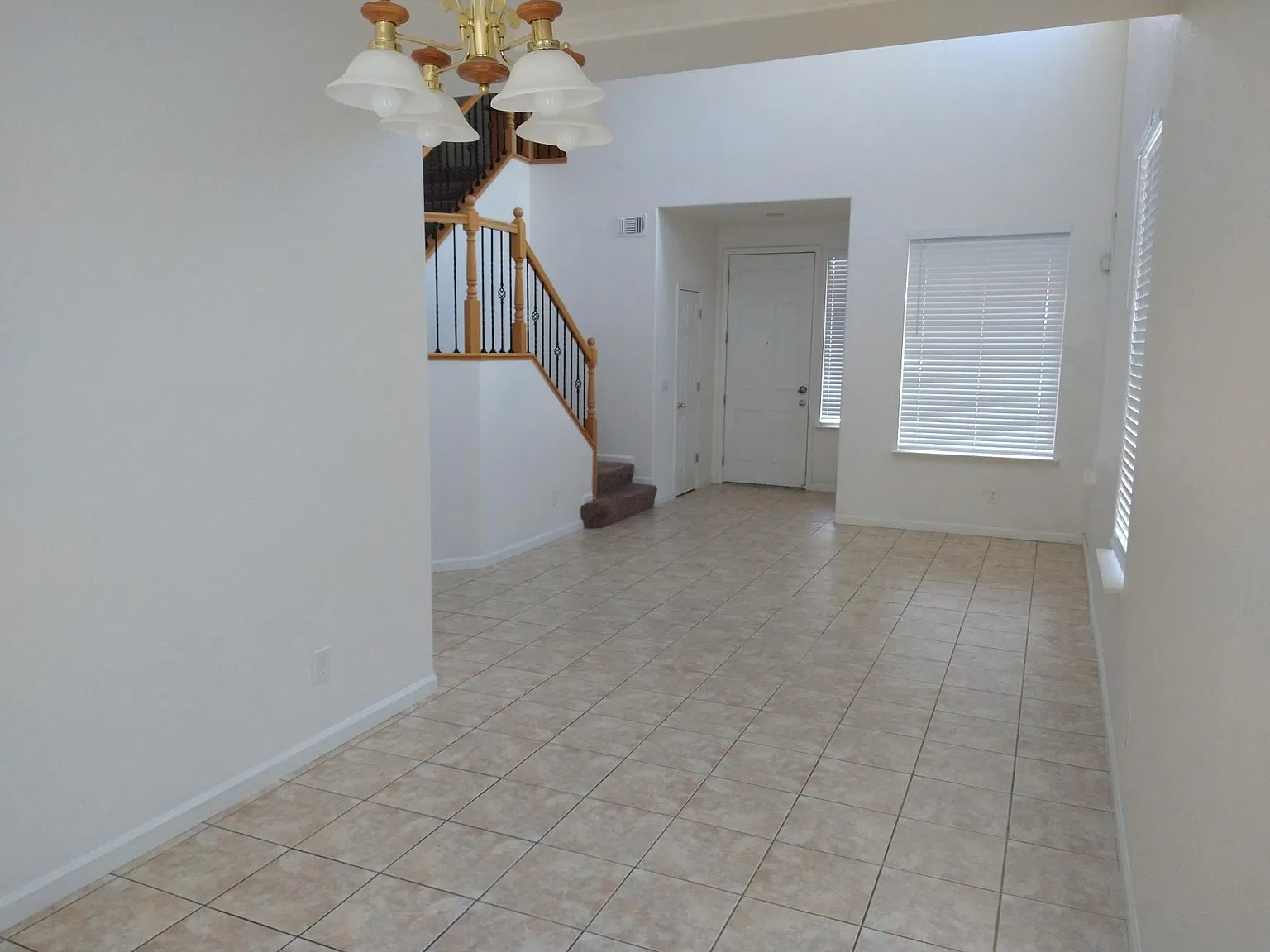 Dominique Dr, Tracy — Photo 3