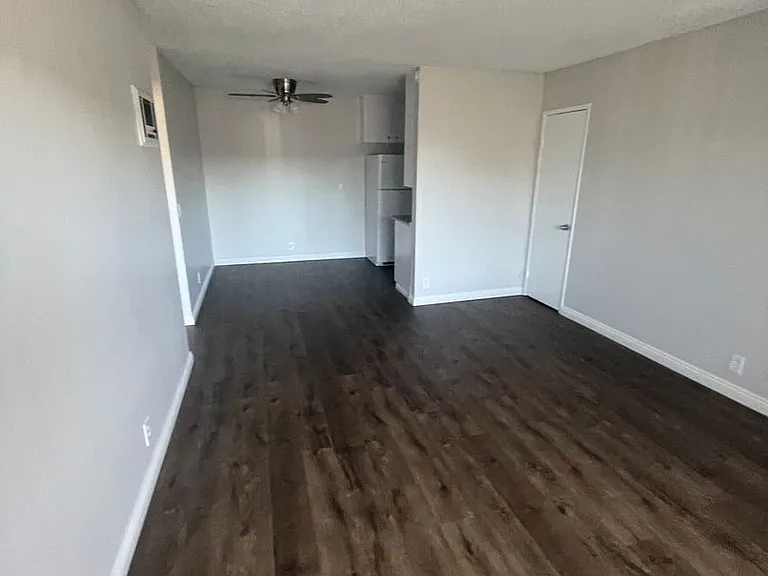 Cordova Apartments — Photo 24