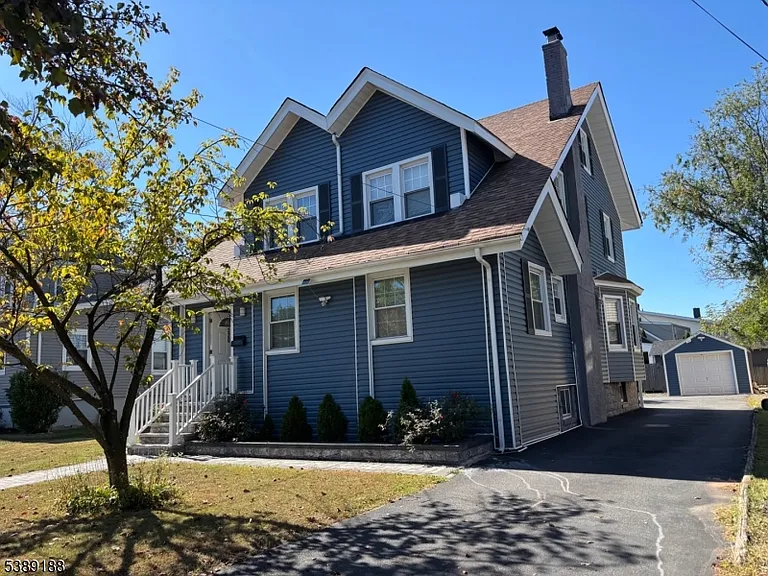 220 S Washington Ave — Photo 22