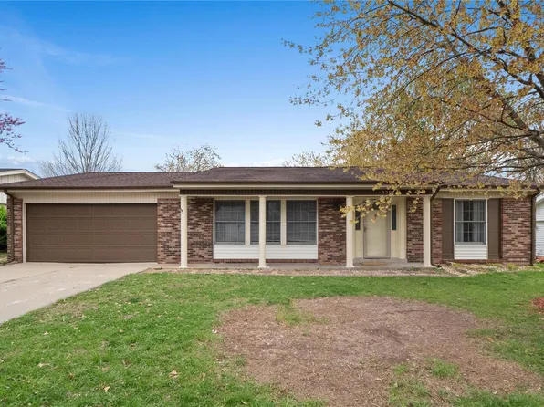 3312 Seven Pines Dr, Belleville, IL 62221