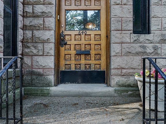 5th image of 640 W Belden Ave