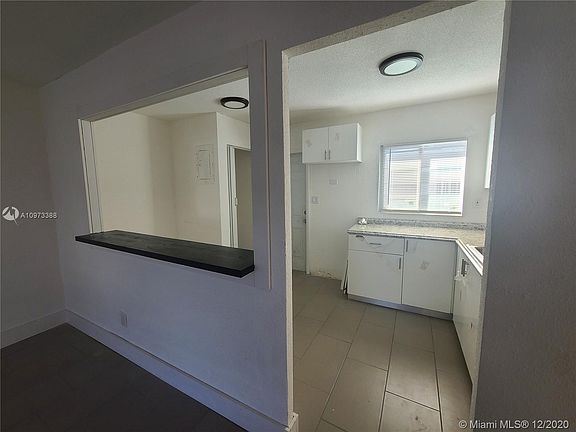 3rd image of 116 NW 28th Ave #1