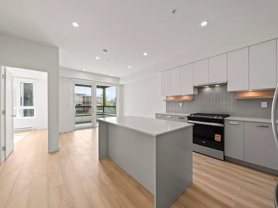 13760 75a Ave #302