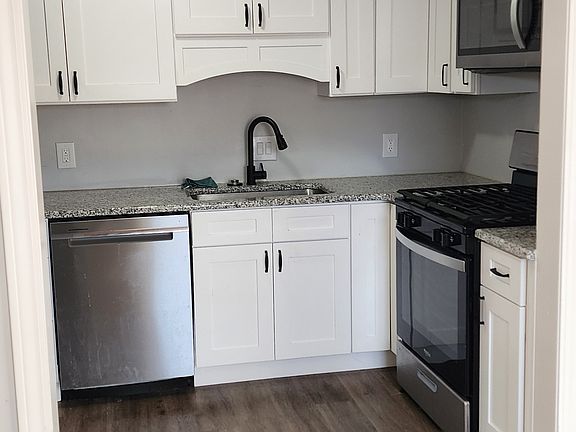 3rd image of 6558 Balfour Ave