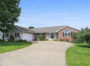 4114 Crail Rd, Champaign, IL 61822