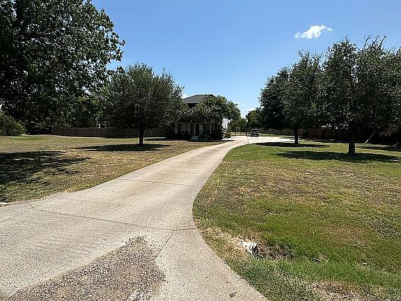 4th image of 325 Derrs Chapel Rd