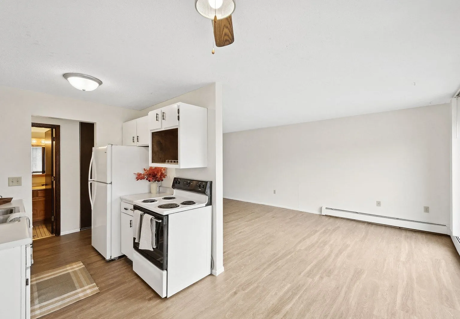 Van Dyke Apartments — Photo 2