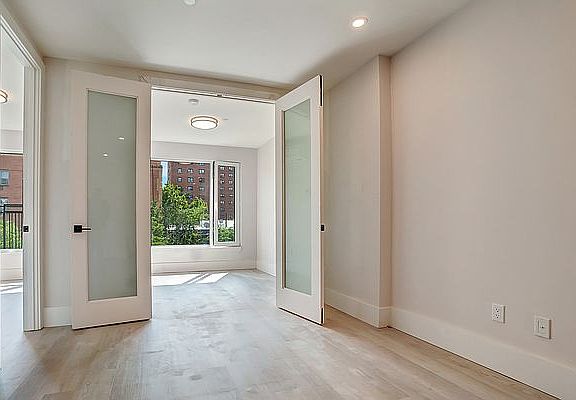 3rd image of 324 E 116th St #5R