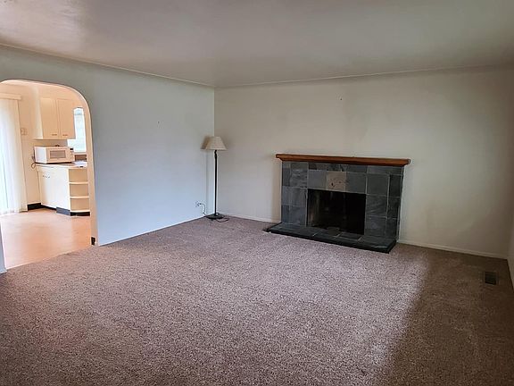 3rd image of 4523 16th Ave SE