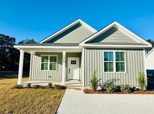 1060 Springdale Rd, Southport, NC 28461