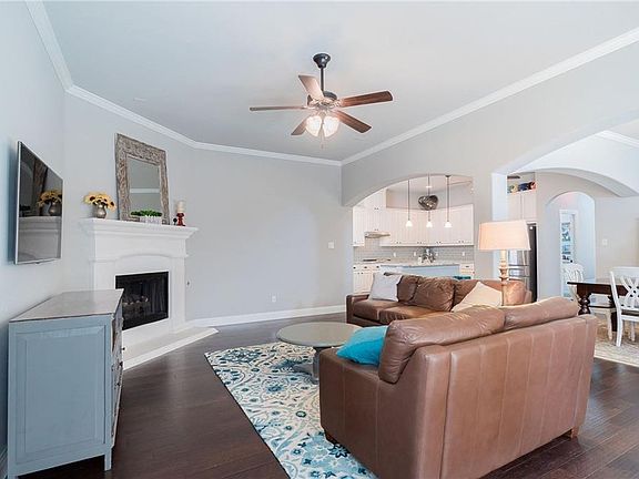 2nd image of 1317 Lauren Creek Ln