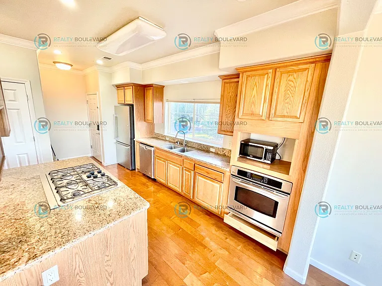 4007 Anthony James Ct — Photo 8