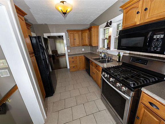 5th image of 6819 Putnam Dr