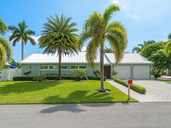 3rd image of 755 SE 7th Avenue