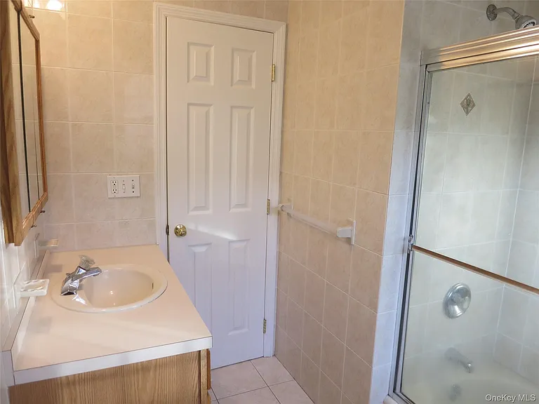 56 Linwood Rd N #2 — Photo 10