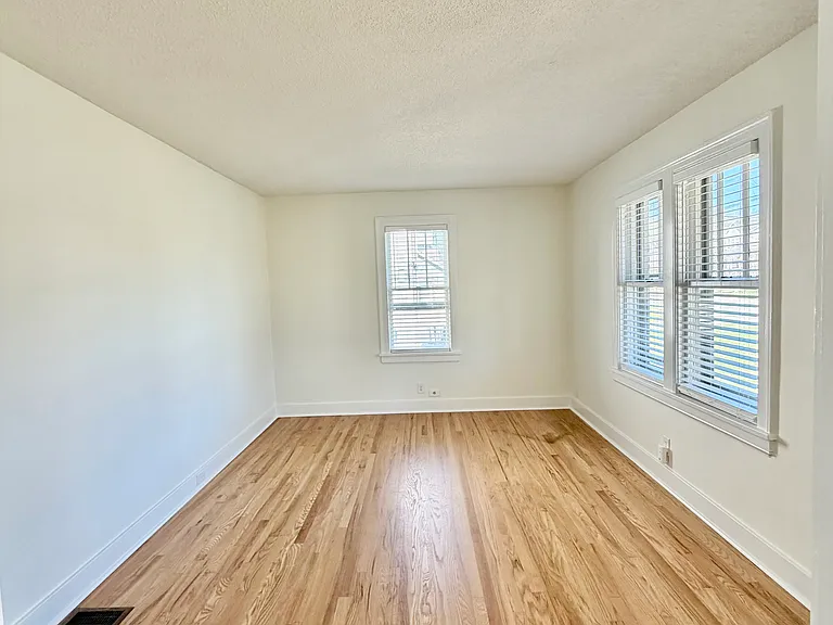 3901 Murphy Rd — Photo 7