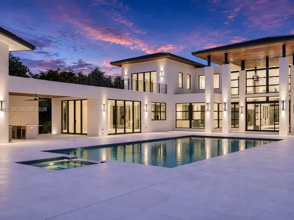 6290 Chapman Field Dr, Pinecrest, FL 33156