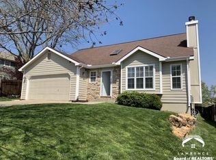 2504 Via Linda Dr, Lawrence, KS 66047