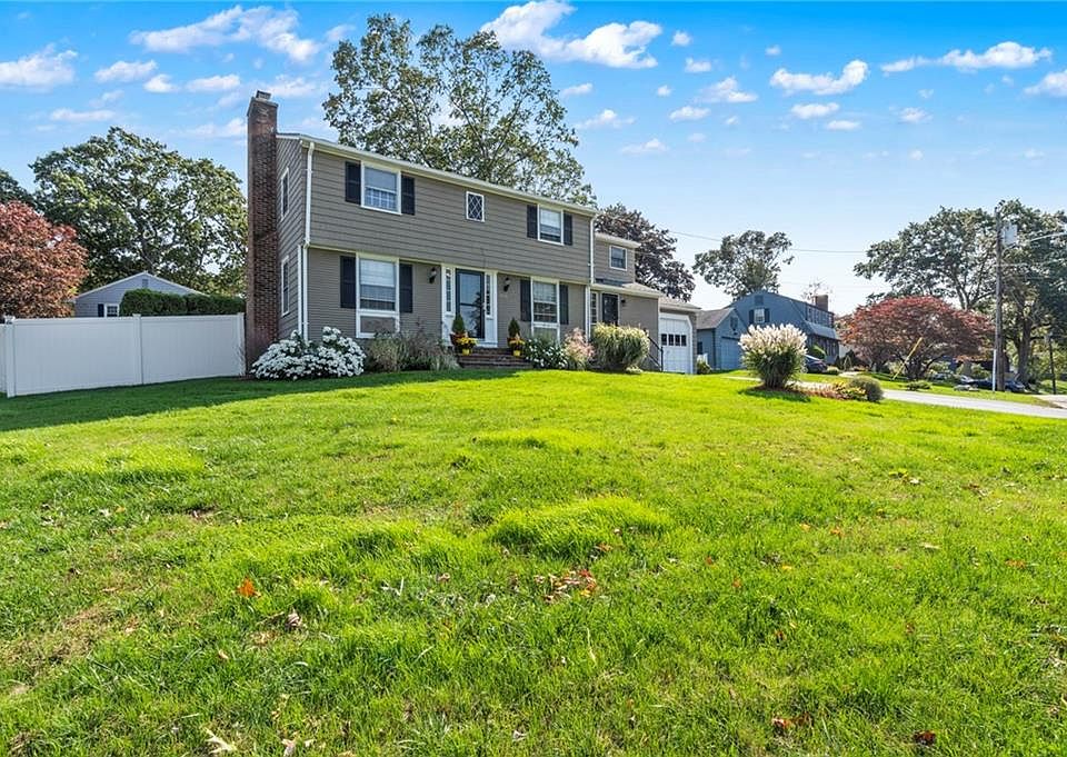 1st image of 223 Mountain Laurel Dr