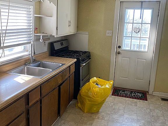 2nd image of 203 W 3rd St