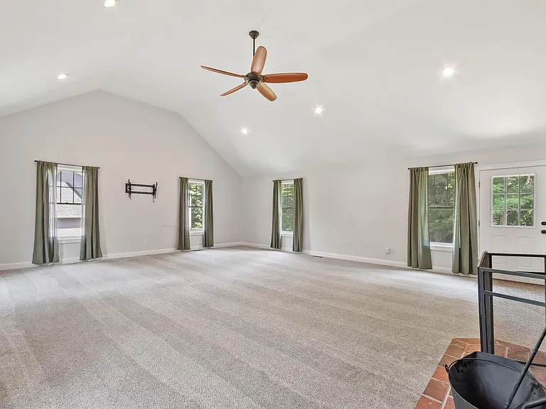 22 Valley Forge Cir — Photo 23