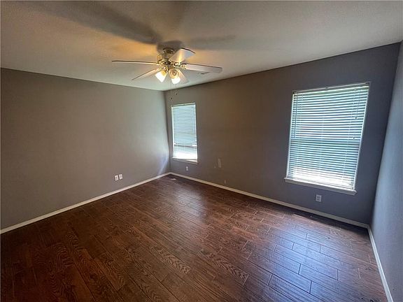 5th image of 6105 SW Meadow Well Ave