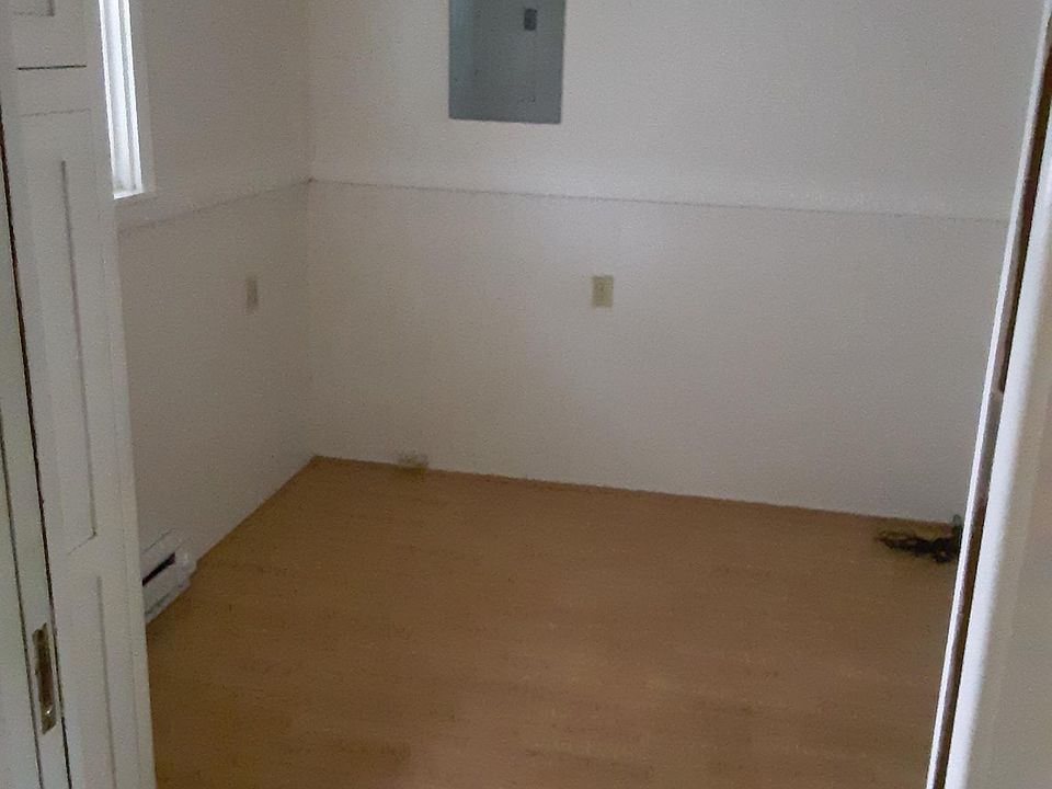 2nd image of 61 Munich Ln #61