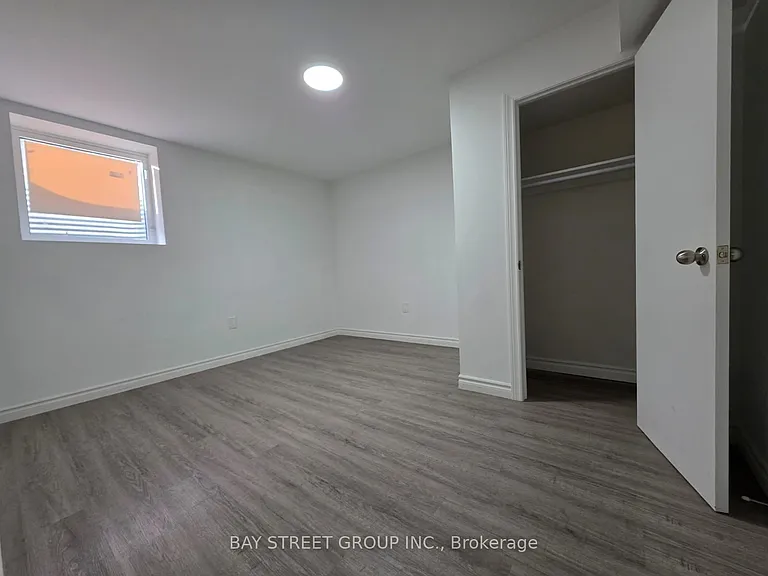 882 Southdown Dr #BASEMENT — Photo 9