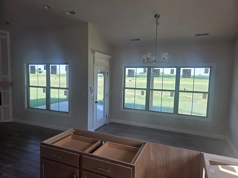 305 Andorah Dr — Photo 6