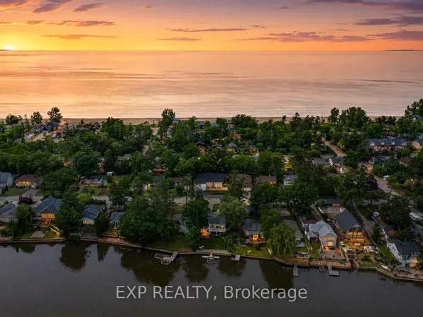 256 Old Mosley St, Wasaga Beach, ON L9Z 2J2