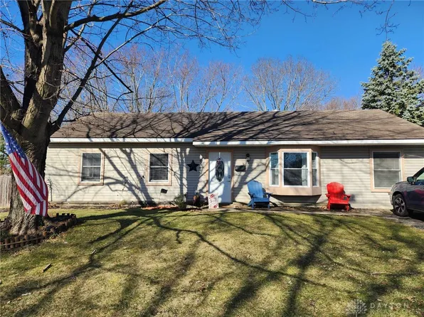 923 Greenheart Dr, New Carlisle, OH 45344