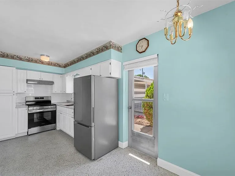 11095 2nd St E #A — Photo 12